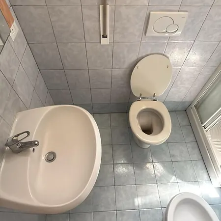 - Open 24h * 博洛尼亚